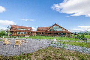 Exterior view of a Thayne Wyoming cabin rentals