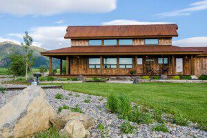 Family-friendly Bass Lake cabin rentals with private docks ideal for boating and relaxing lakefront stays