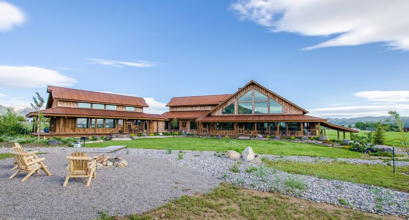 Exterior view of a Thayne Wyoming cabin rentals